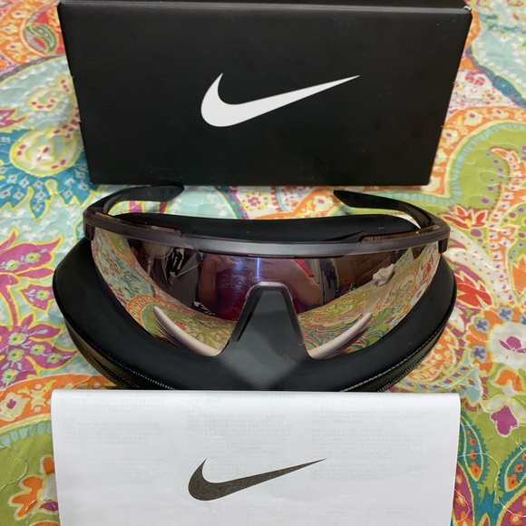 Nike men’s sunglasses - Picture 4 of 7